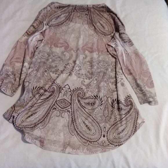 One World 3/4 sleeve top - Picture 5 of 5